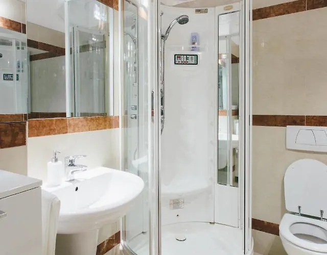 Superb Main Square * 贝蒂纳