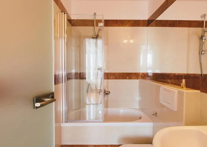 Superb Main Square 公寓 *